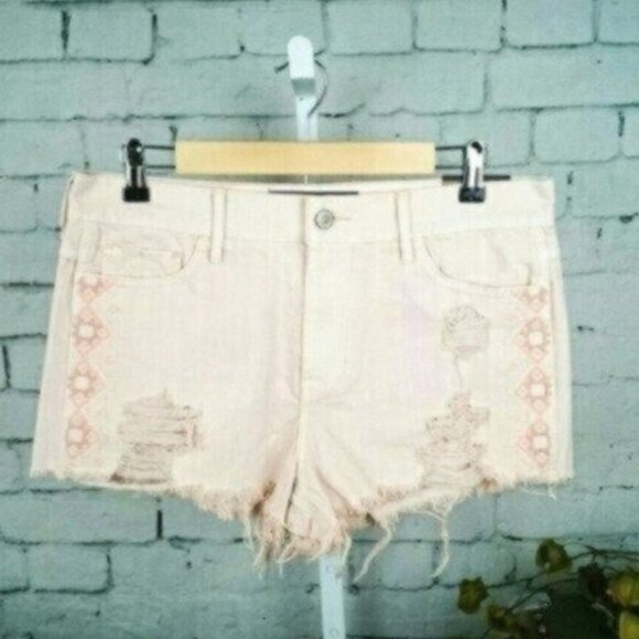 Hollister Pants - Hollister High Rise Distressed Embroidered Short Shorts In Pink Size 11/30